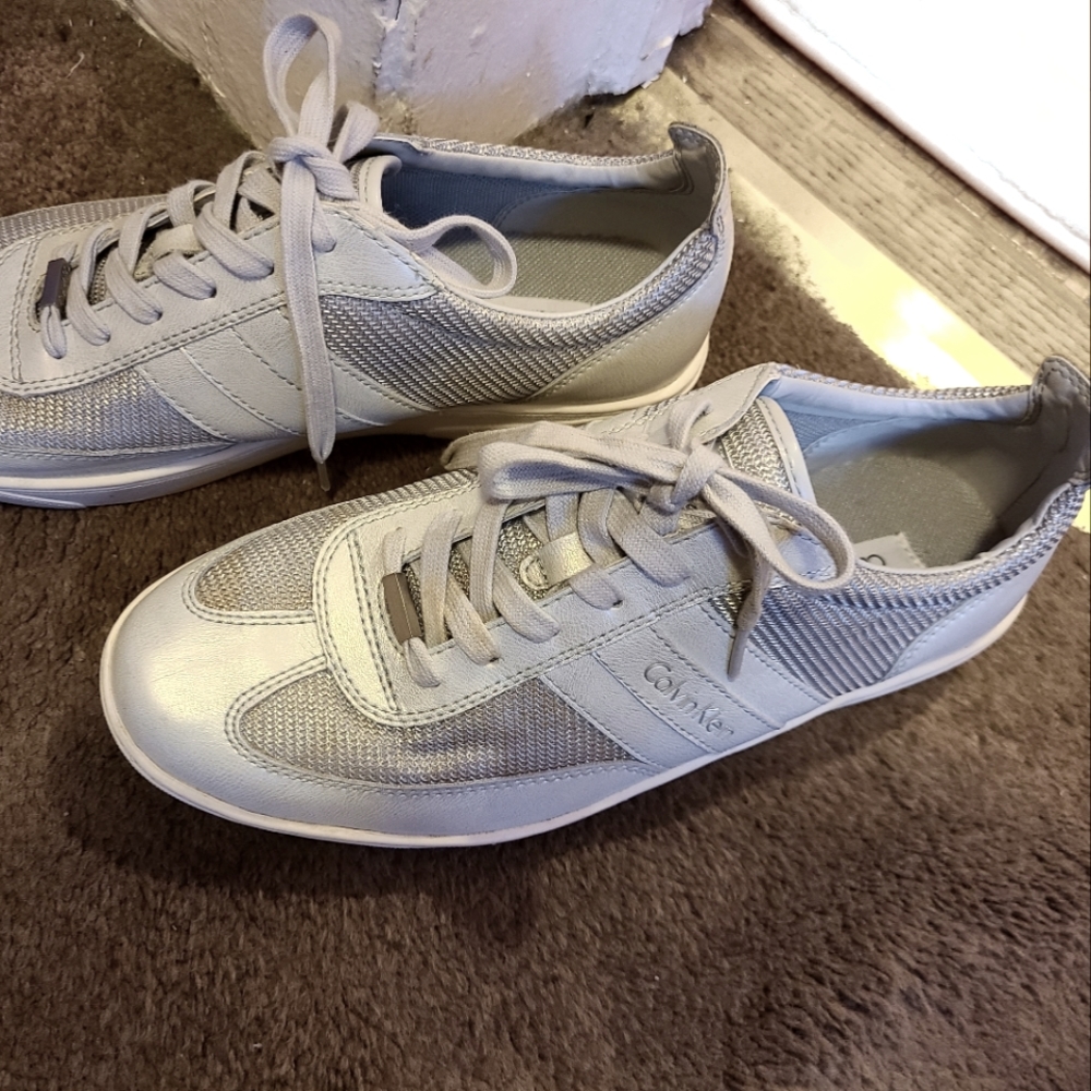 CALVIN KLEIN MEN SIZE 8M